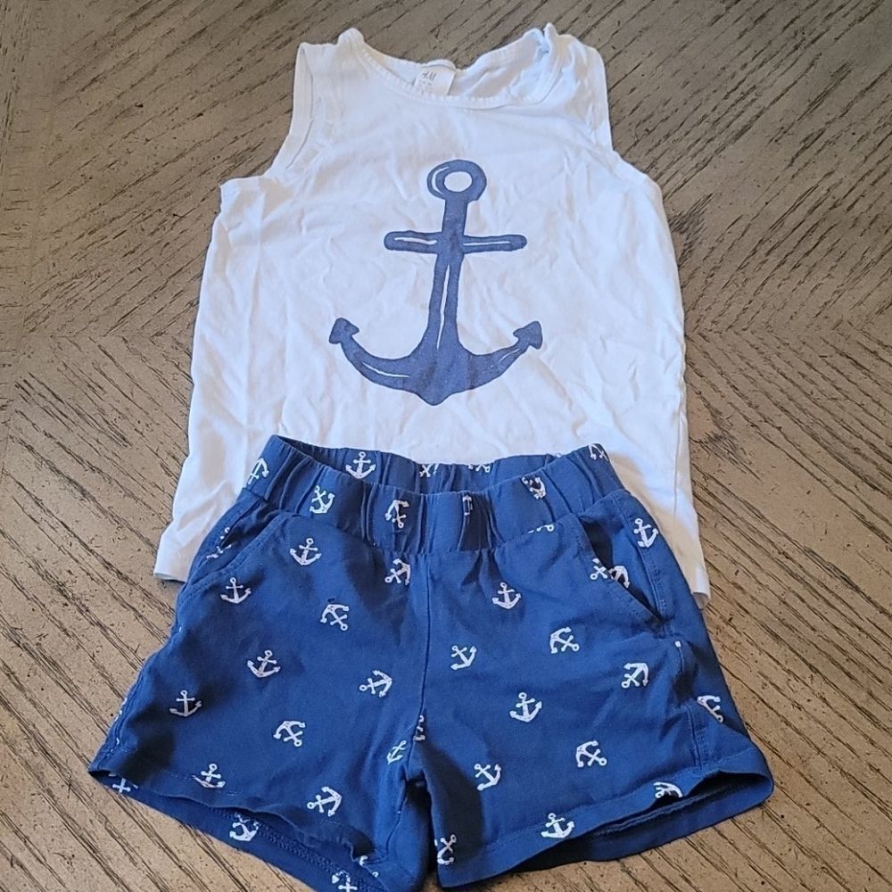 H&M boys 2-3T anchor shorts and top 💙